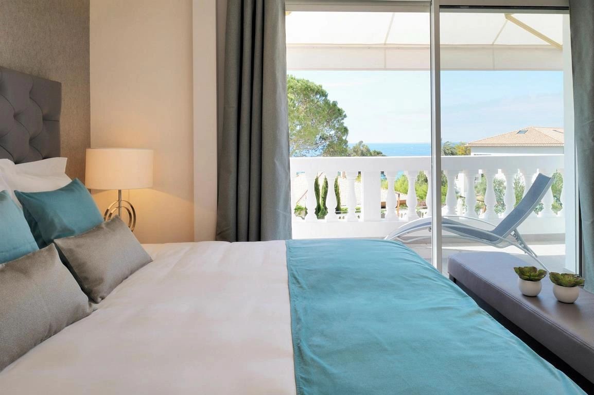 Mobilier sur mesure HCI — La Villa Santa Monica — Ajaccio