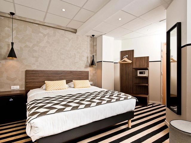 Mobilier sur mesure HCI — Hôtel Locarno — Nice