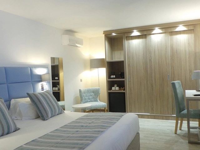 Mobilier sur mesure HCI — Isulella Hôtel — Corse