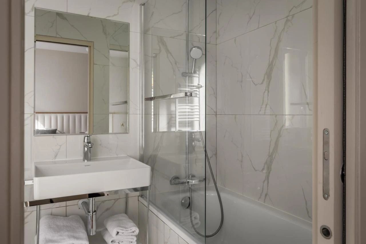 Hôtel des 2 Avenues — mobilier sur mesure HCI, photo 6