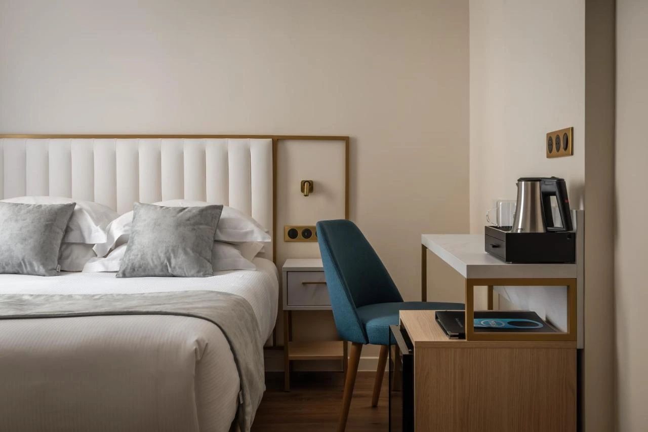 Hôtel des 2 Avenues — mobilier sur mesure HCI, photo 11